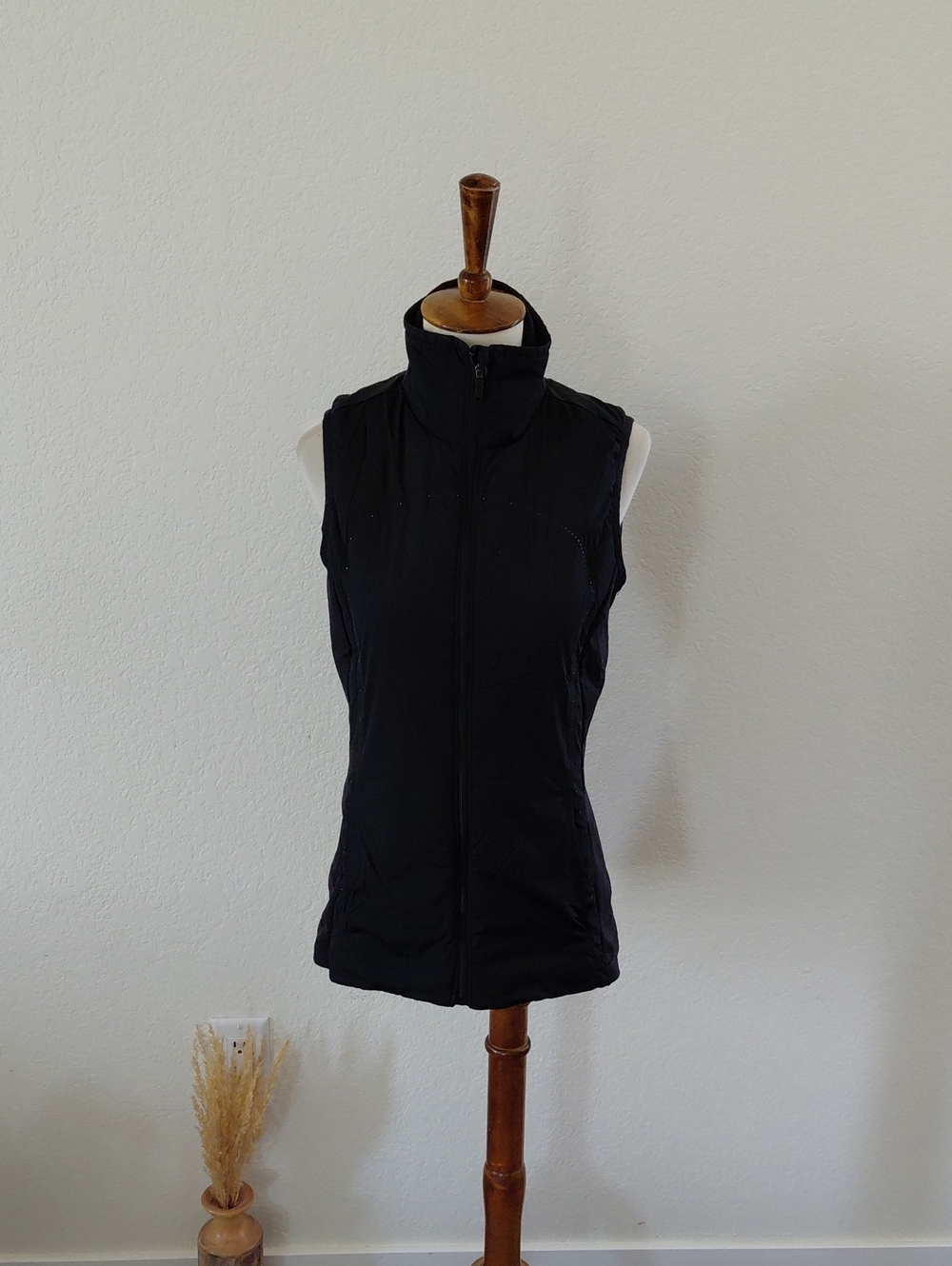 Lululemon Light Weight Black Vest